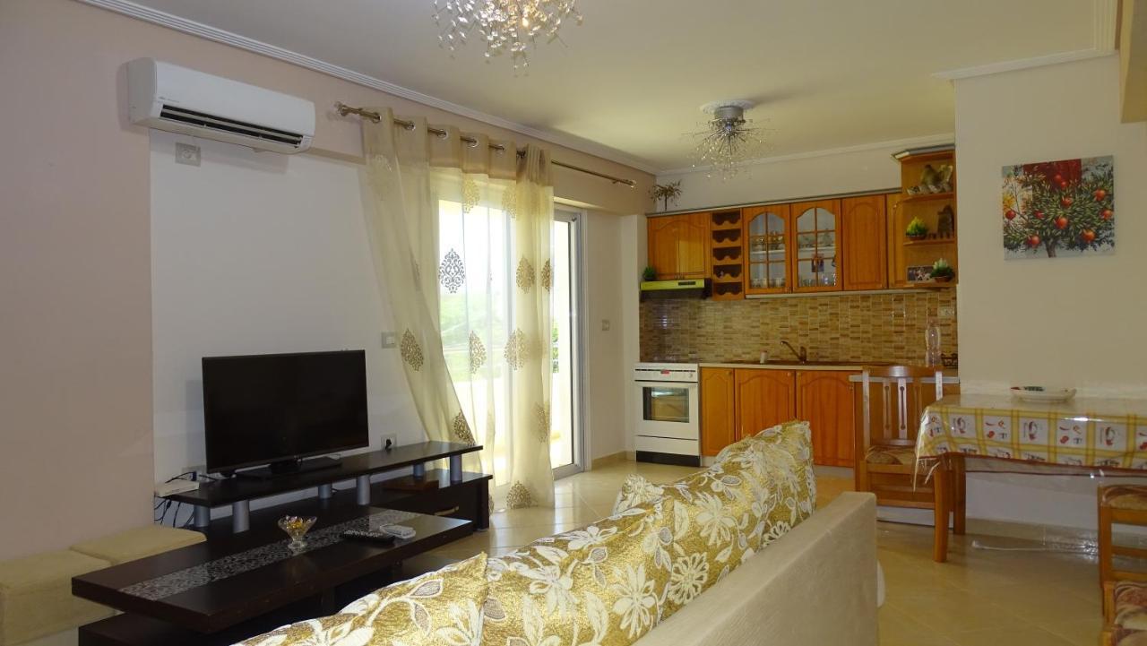 Cozy Central Apartment Ksamil Exterior photo