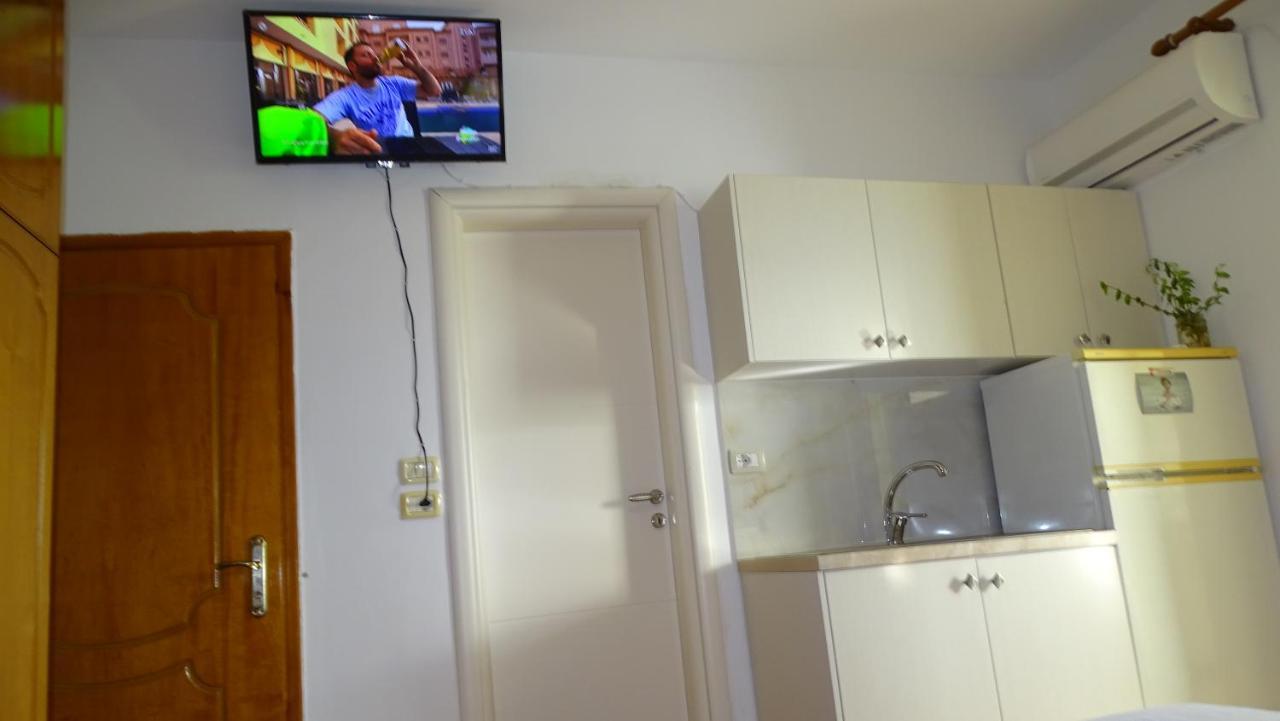 Cozy Central Apartment Ksamil Exterior photo
