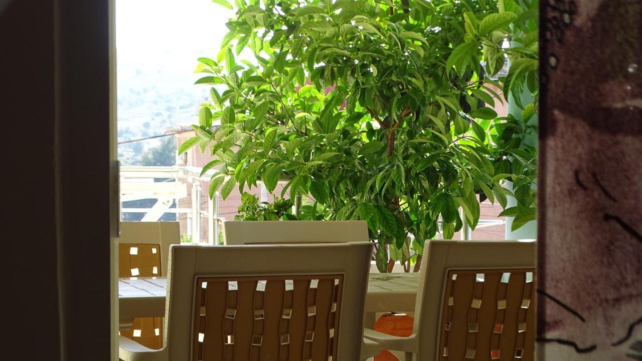 Cozy Central Apartment Ksamil Exterior photo