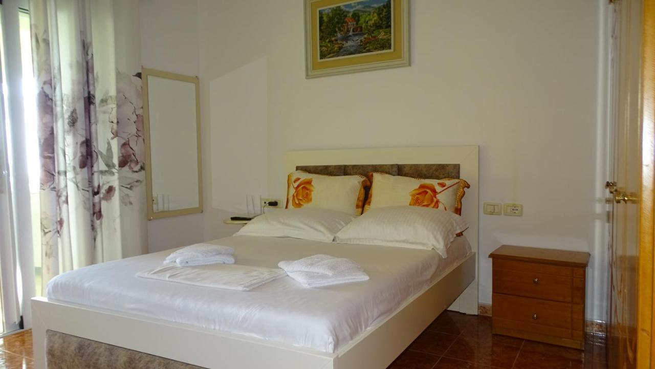 Cozy Central Apartment Ksamil Exterior photo