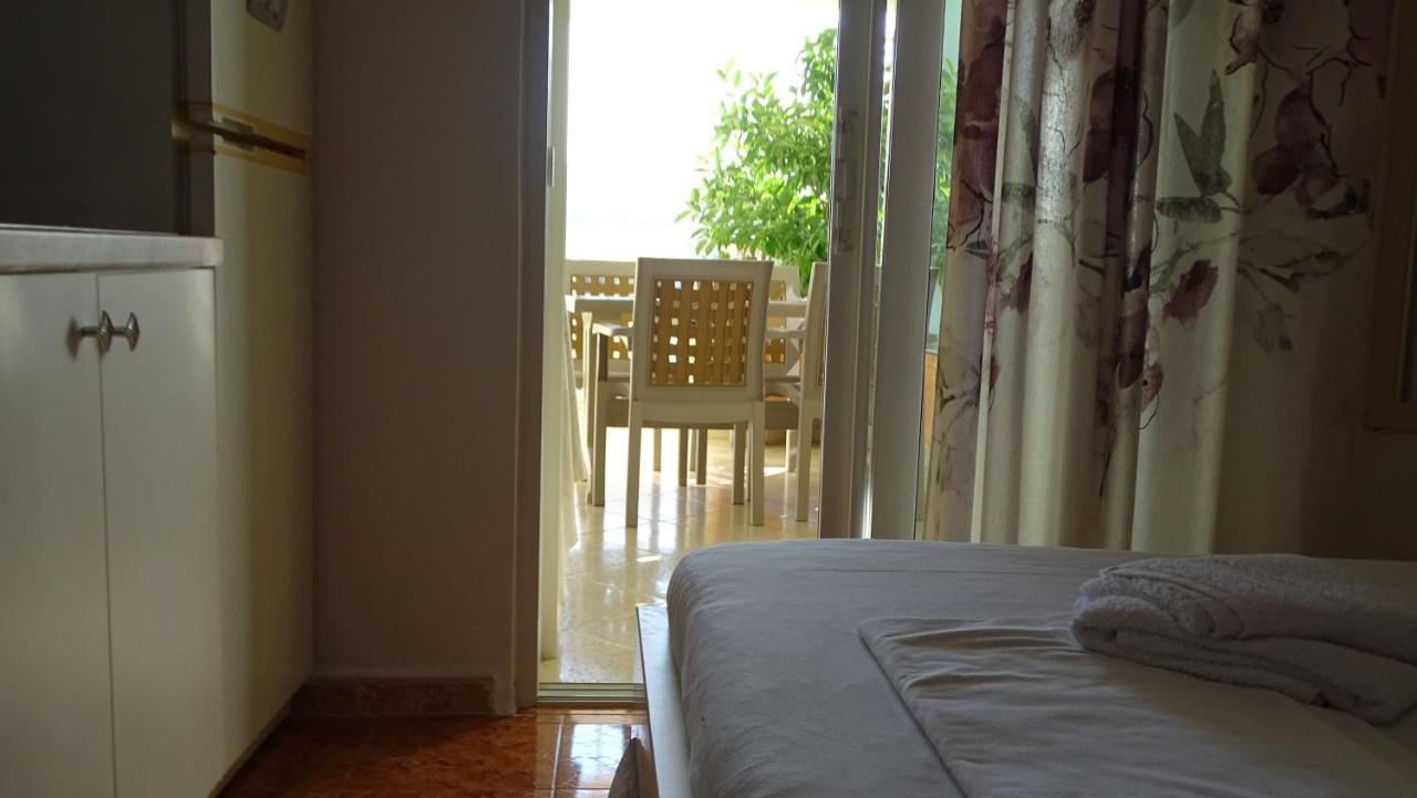 Cozy Central Apartment Ksamil Exterior photo